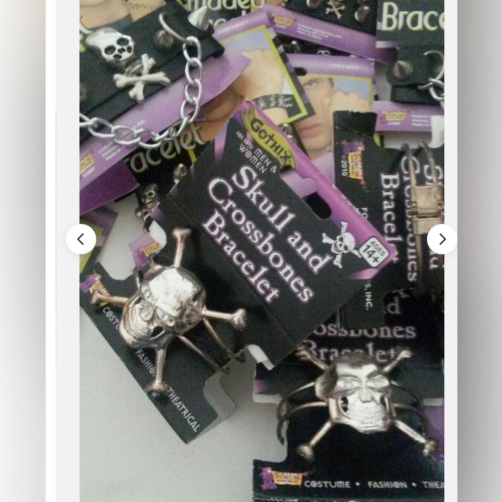 Skull and Crossbones Bracelet NEW